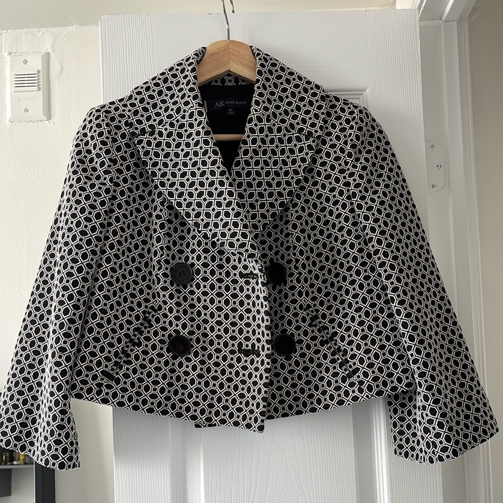 Anne Klein Black and White Women's Jacket - size 6P